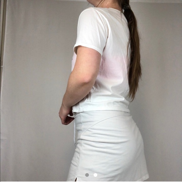 Urban Outfitters White Graphic Tee - Picture 2 of 2